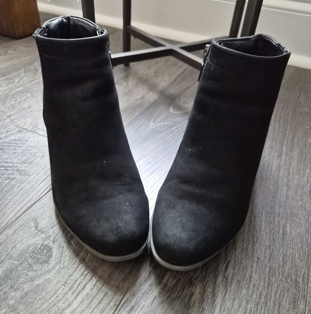 Blondo Black Waterproof Suede Ankle Boots Booties Women's Size 8M EUC - Picture 1 of 7